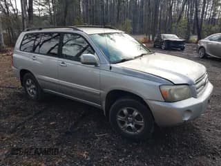 ✅ 2004 Toyota Highlander • VIN: JTEEP21A940003727 • Lot: 43893198. Wystawiony na IAAI z przebiegiem 277 143 mil. Bezpłatny archiwum sprzedaży aukcyjnych z USA i szczegółowy raport historii pojazdu na DreamBid. Zdjęcie 1.