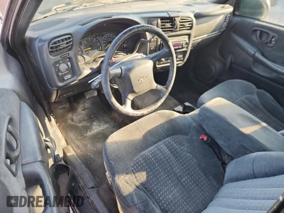 ✅ 2000 Chevrolet S-10 LS • VIN: 1GCCS19W3Y8273113 • Lot: 85884585. Listed on Copart with 208,986 mi. Free auction sales archive from the USA and detailed vehicle history report at DreamBid. Image 8.