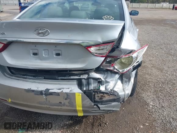 ✅ 2012 Hyundai Sonata GLS • VIN: 5NPEB4AC1CH339356 • Лот: 43509523. Опубликован ранее на IAAI с пробегом 208 636 миль. Бесплатный доступ к архиву аукционных продаж из США и подробный отчёт об истории автомобиля на DreamBid. Изображение 19.