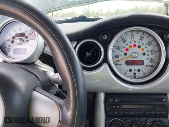 ✅ 2005 MINI Hardtop • VIN: WMWRC33515TJ69924 • Лот: 42956654. Опубликован ранее на IAAI с пробегом 145 241 миль. Бесплатный доступ к архиву аукционных продаж из США и подробный отчёт об истории автомобиля на DreamBid. Изображение 7.