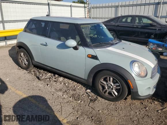 2012 MINI Hardtop с VIN WMWSU3C55CT184809, выставлен на аукционе Copart как лот 84245195 с пробегом 114 200 миль миль и Чистый • Clean title. История ставок и продаж доступна на DreamBid. Изображение 4.