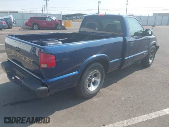 ✅ 2000 Chevrolet S-10 • VIN: 1GCCS1448Y8130793 • Lot: 43203888. Listed on IAAI with Not provided. Free auction sales archive from the USA and detailed vehicle history report at DreamBid. Image 4.