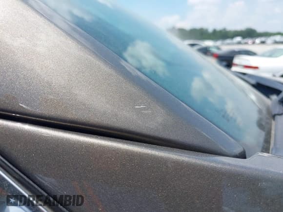 ✅ 2015 Cadillac SRX • VIN: 3GYFNAE35FS542016 • Лот: 42669025. Опубликован ранее на IAAI с пробегом 197 830 миль. Бесплатный доступ к архиву аукционных продаж из США и подробный отчёт об истории автомобиля на DreamBid. Изображение 18.