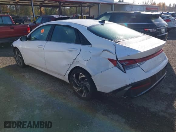 ✅ 2025 Hyundai Elantra SEL Convenience • VIN: KMHLS4DG8SU044146 • Lot: 43672535. Listed on IAAI with 9,401 mi. Free auction sales archive from the USA and detailed vehicle history report at DreamBid. Image 3.