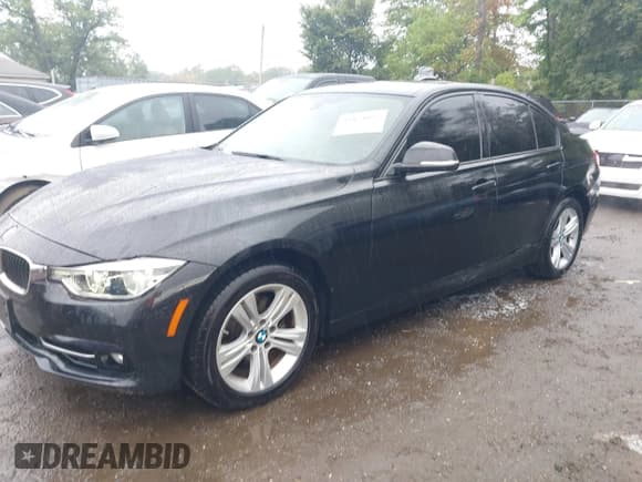 ✅ 2016 BMW 3 Series 328i xDrive • VIN: WBA8E3G59GNU03573 • Lot: 43174032. Listed on IAAI with 59,916 mi. Free auction sales archive from the USA and detailed vehicle history report at DreamBid. Image 2.