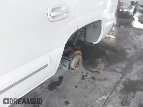 ✅ 2002 Chevrolet Tahoe LT • VIN: 1GNEC13Z92R235435 • Lot: 42764198. Listed on IAAI with 248,194 mi. Free auction sales archive from the USA and detailed vehicle history report at DreamBid. Image 6.