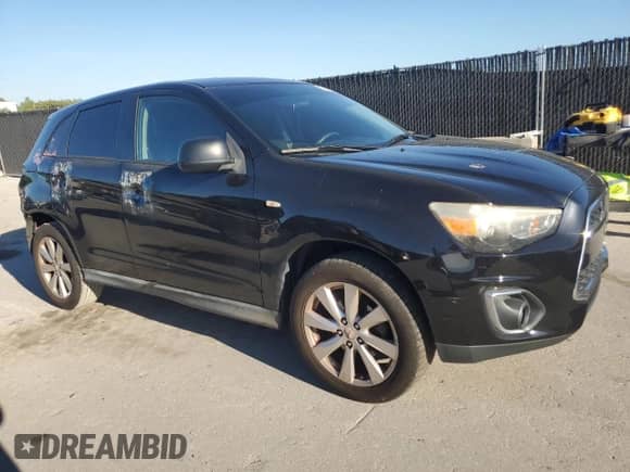 2013 Mitsubishi Outlander ES z VIN 4A4AP3AU9DE023832, wystawiony jako Copart lot #83817435 z przebiegiem 122 878 mil mil oraz Szkoda całkowita • Salvage title. Historia ofert i sprzedaży dostępna na DreamBid. Obrazek 4.