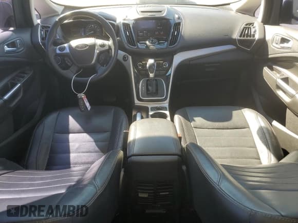 ✅ 2013 Ford C-Max SEL • VIN: 1FADP5CU1DL545692 • Lot: 86318275. Wystawiony na Copart z przebiegiem 121 361 mil. Bezpłatny archiwum sprzedaży aukcyjnych z USA i szczegółowy raport historii pojazdu na DreamBid. Zdjęcie 8.