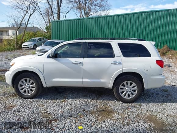 ✅ 2013 Toyota Sequoia Platinum • VIN: 5TDDW5G12DS079573 • Лот: 43788719. Опубликован ранее на IAAI с пробегом 281 031 миль. Бесплатный доступ к архиву аукционных продаж из США и подробный отчёт об истории автомобиля на DreamBid. Изображение 14.