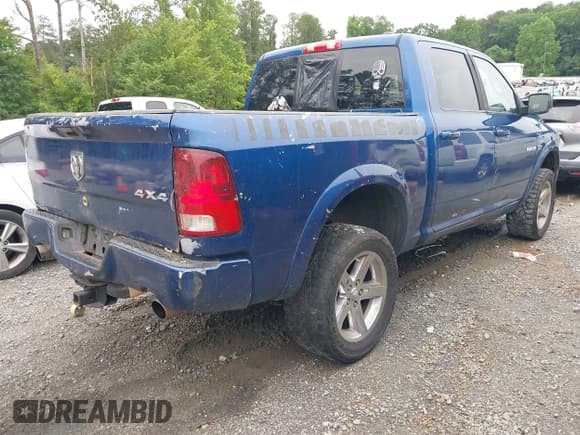 ✅ 2009 Dodge 1500 Laramie • VIN: 1D3HV13TX9S751888 • Lot: 42367204. Wystawiony na IAAI z przebiegiem 206 933 mil. Bezpłatny archiwum sprzedaży aukcyjnych z USA i szczegółowy raport historii pojazdu na DreamBid. Zdjęcie 4.