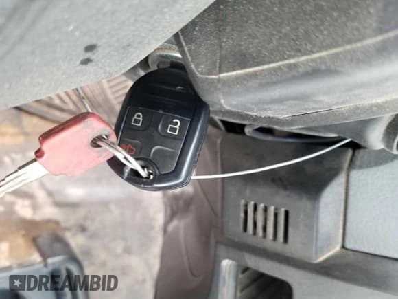 ✅ 2014 Ford F-150 XL • VIN: 1FTFX1EF5EKG25563 • Lot: 42556083. Listed on IAAI with 148,972 mi. Free auction sales archive from the USA and detailed vehicle history report at DreamBid. Image 1.