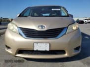 ✅ 2011 Toyota Sienna LE • VIN: 5TDKK3DC2BS135487 • Lot: 93556155. Wystawiony na Copart z przebiegiem 147 038 mil. Bezpłatny archiwum sprzedaży aukcyjnych z USA i szczegółowy raport historii pojazdu na DreamBid. Zdjęcie 5.