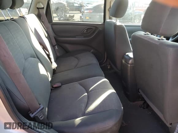 ✅ 2005 Mazda Tribute i • VIN: 4F2YZ92Z85KM06161 • Лот: 75021414. Опубликован ранее на Copart с пробегом 171 167 миль. Бесплатный доступ к архиву аукционных продаж из США и подробный отчёт об истории автомобиля на DreamBid. Изображение 10.