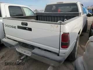 ✅ 2001 Dodge 1500 • VIN: 3B7HC13Y11M556169 • Лот: 88175425. Размещён на Copart с пробегом 236 785 миль миль. Получите бесплатный доступ к архиву аукционных продаж из США и посмотрите подробный отчёт об истории автомобиля на DreamBid. Изображение 3.