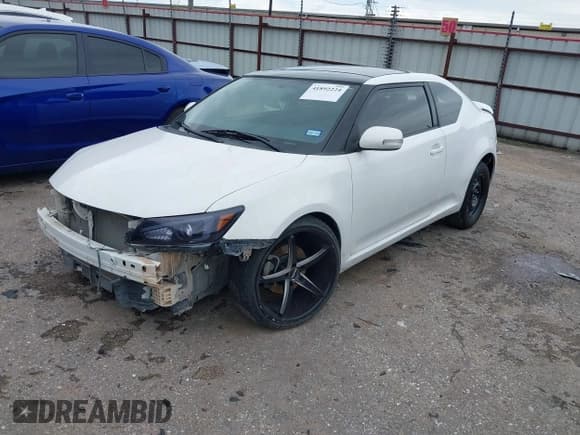 ✅ 2013 Scion tC • VIN: JTKJF5C70D3058888 • Lot: 41892224. Wystawiony na IAAI z przebiegiem 84 749 mil. Bezpłatny archiwum sprzedaży aukcyjnych z USA i szczegółowy raport historii pojazdu na DreamBid. Zdjęcie 2.