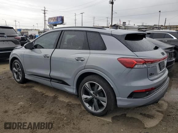 ✅ 2024 Audi Q4 e-tron Premium Plus • VIN: WA1LUBFZ7RP042778 • Лот: 92952195. Опубликован ранее на Copart с пробегом 11 048 миль. Бесплатный доступ к архиву аукционных продаж из США и подробный отчёт об истории автомобиля на DreamBid. Изображение 2.