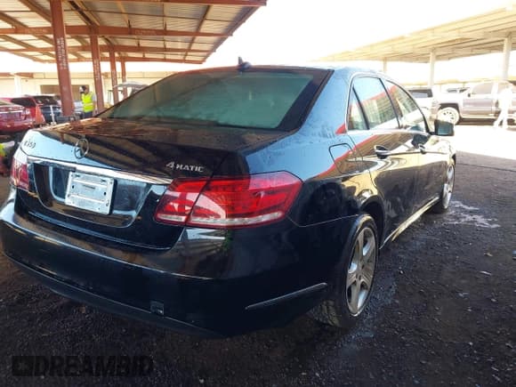 ✅ 2014 Mercedes-Benz E 350 Sport • VIN: WDDHF8JB3EA873944 • Lot: 43343981. Wystawiony na IAAI z przebiegiem Nie podano. Bezpłatny archiwum sprzedaży aukcyjnych z USA i szczegółowy raport historii pojazdu na DreamBid. Zdjęcie 15.