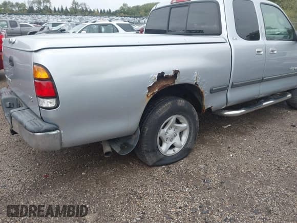 ✅ 2000 Toyota Tundra SR5 • VIN: 5TBRT3419YS014726 • Lot: 43399548. Listed on IAAI with 341,274 mi. Free auction sales archive from the USA and detailed vehicle history report at DreamBid. Image 6.