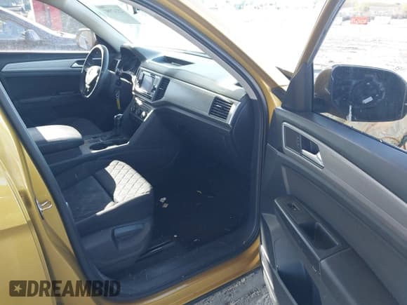 ✅ 2018 Volkswagen Atlas S • VIN: 1V2AR2CAXJC525334 • Lot: 42247997. Listed on IAAI with 268,647 mi. Free auction sales archive from the USA and detailed vehicle history report at DreamBid. Image 5.