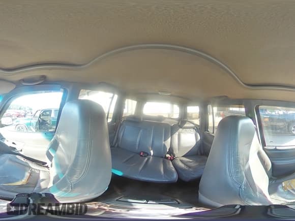 ✅ 2001 Ford Explorer XLT • VIN: 1FMZU73E71ZA08469 • Lot: 70941555. Wystawiony na Copart z przebiegiem 231 330 mil. Bezpłatny archiwum sprzedaży aukcyjnych z USA i szczegółowy raport historii pojazdu na DreamBid. Zdjęcie 16.