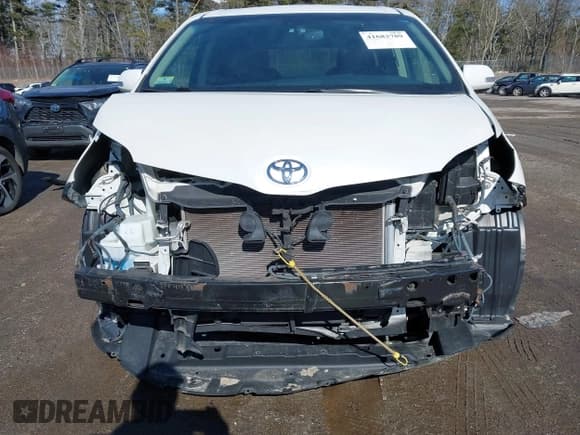 ✅ 2015 Toyota Sienna Limited • VIN: 5TDDK3DC2FS119465 • Lot: 41683789. Listed on IAAI with 155,981 mi. Free auction sales archive from the USA and detailed vehicle history report at DreamBid. Image 6.