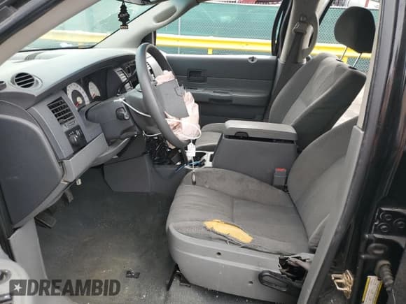 ✅ 2005 Dodge Durango SXT • VIN: 1D4HB38N95F608816 • Лот: 86326095. Опубликован ранее на Copart с пробегом 236 919 миль. Бесплатный доступ к архиву аукционных продаж из США и подробный отчёт об истории автомобиля на DreamBid. Изображение 7.