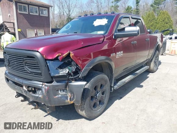 ✅ 2017 Ram 2500 Tradesman • VIN: 3C6UR5CJ4HG740822 • Lot: 42020758. Wystawiony na IAAI z przebiegiem 101 771 mil. Bezpłatny archiwum sprzedaży aukcyjnych z USA i szczegółowy raport historii pojazdu na DreamBid. Zdjęcie 6.