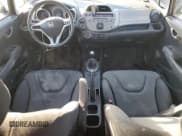 ✅ 2009 Honda Fit Sport • VIN: JHMGE87469S004058 • Лот: 86159925. Опубликован ранее на Copart с пробегом 150 721 миль. Бесплатный доступ к архиву аукционных продаж из США и подробный отчёт об истории автомобиля на DreamBid. Изображение 8.