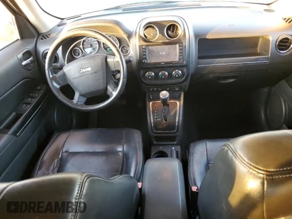 ✅ 2010 Jeep Patriot Limited • VIN: 1J4NF4GB8AD551154 • Lot: 44449995. Listed on Copart with 155,814 mi. Free auction sales archive from the USA and detailed vehicle history report at DreamBid. Image 8.