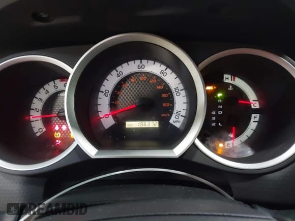 ✅ 2012 Toyota Tacoma • VIN: 3TMMU4FN1CM041111 • Lot: 43211995. Listed on IAAI with 196,372 mi. Free auction sales archive from the USA and detailed vehicle history report at DreamBid. Image 7.