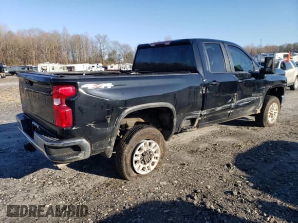 ✅ 2024 Chevrolet Silverado 2500HD LT • VIN: 1GC5YNE70RF118495 • Lot: 46582655. Listed on Copart with 15,468 mi. Free auction sales archive from the USA and detailed vehicle history report at DreamBid. Image 3.