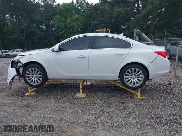 ✅ 2012 Buick Regal • VIN: 2G4GR5EK7C9116054 • Lot: 42364728. Listed on IAAI with 125,277 mi. Free auction sales archive from the USA and detailed vehicle history report at DreamBid. Image 14.