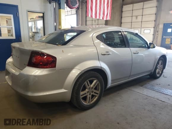 ✅ 2012 Dodge Avenger SXT • VIN: 1C3CDZCB2CN219704 • Лот: 69221643. Опубликован ранее на Copart с пробегом 221 728 миль. Бесплатный доступ к архиву аукционных продаж из США и подробный отчёт об истории автомобиля на DreamBid. Изображение 3.