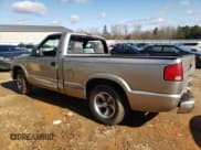 ✅ 2002 Chevrolet S-10 LS • VIN: 1GCCS145828255597 • Лот: 80866234. Опубликован ранее на Copart с пробегом 178 361 миль. Бесплатный доступ к архиву аукционных продаж из США и подробный отчёт об истории автомобиля на DreamBid. Изображение 2.