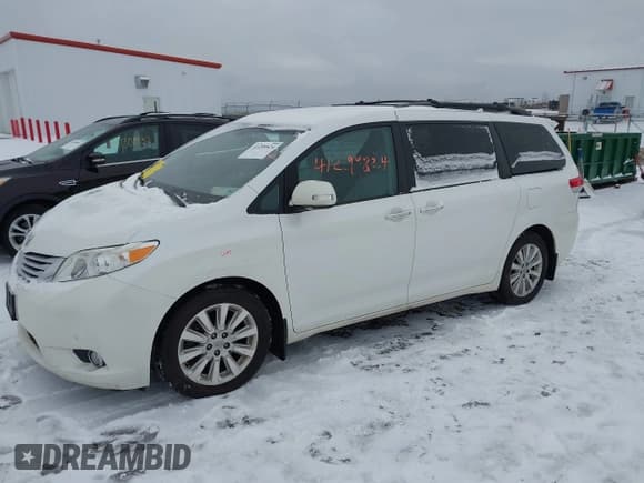 ✅ 2013 Toyota Sienna XLE • VIN: 5TDDK3DC2DS053559 • Lot: 41299824. Listed on IAAI with 175,611 mi. Free auction sales archive from the USA and detailed vehicle history report at DreamBid. Image 2.