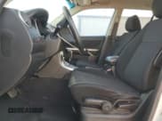 ✅ 2006 Suzuki Grand Vitara Premium • VIN: JS3TE943X64101914 • Lot: 42858705. Wystawiony na Copart z przebiegiem 235 334 mil. Bezpłatny archiwum sprzedaży aukcyjnych z USA i szczegółowy raport historii pojazdu na DreamBid. Zdjęcie 7.