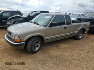 2001 Chevrolet S-10 LS z VIN 1GCCS19W918195295, wystawiony jako Copart lot #85876335 z przebiegiem 43 660 mil mil oraz Szkoda całkowita • Salvage title. Historia ofert i sprzedaży dostępna na DreamBid. Obrazek 1.