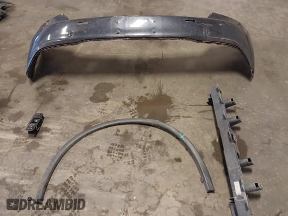 ✅ 2016 Dodge Durango Special Service • VIN: 1C4SDJFT1GC323132 • Lot: 43338768. Wystawiony na IAAI z przebiegiem 137 815 mil. Bezpłatny archiwum sprzedaży aukcyjnych z USA i szczegółowy raport historii pojazdu na DreamBid. Zdjęcie 20.