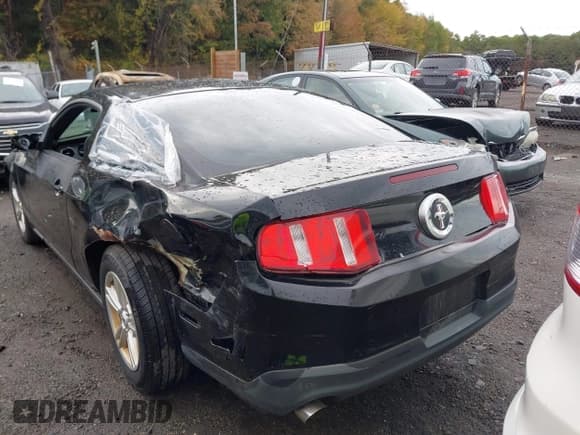 ✅ 2012 Ford Mustang Premium • VIN: 1ZVBP8AM3C5239339 • Lot: 43393515. Listed on IAAI with 170,764 mi. Free auction sales archive from the USA and detailed vehicle history report at DreamBid. Image 6.