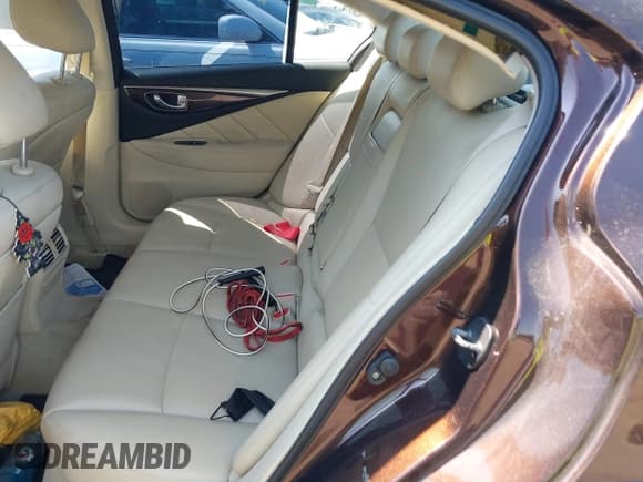 ✅ 2018 Infiniti Q50 Luxe • VIN: JN1EV7AR9JM610733 • Lot: 42855292. Listed on IAAI with 68,218 mi. Free auction sales archive from the USA and detailed vehicle history report at DreamBid. Image 8.