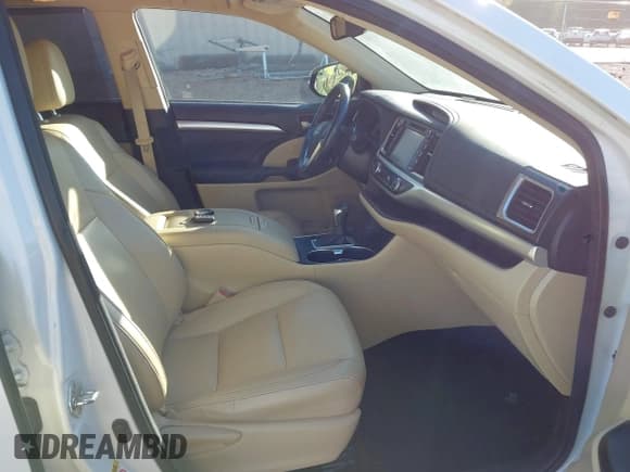 ✅ 2015 Toyota Highlander XLE • VIN: 5TDJKRFH7FS098918 • Лот: 43482041. Опубликован ранее на IAAI с пробегом 124 980 миль. Бесплатный доступ к архиву аукционных продаж из США и подробный отчёт об истории автомобиля на DreamBid. Изображение 5.