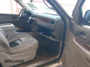 ✅ 2007 Chevrolet Suburban LT • VIN: 1GNFC16087J402939 • Lot: 42725660. Listed on IAAI with 193,325 mi. Free auction sales archive from the USA and detailed vehicle history report at DreamBid. Image 5.