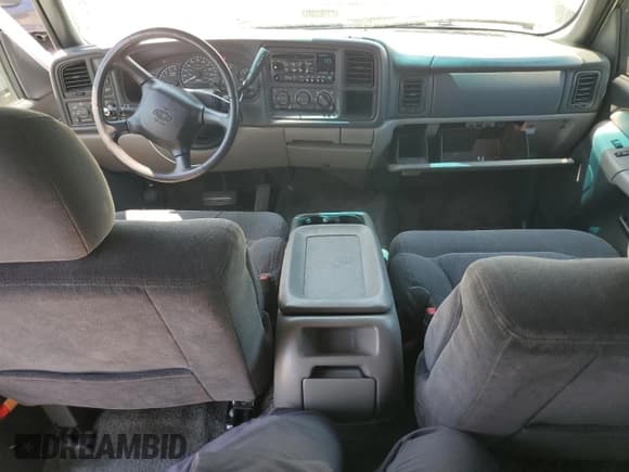 ✅ 2002 Chevrolet Suburban LS • VIN: 1GNEC16T32J322088 • Lot: 63978685. Wystawiony na Copart z przebiegiem 239 336 mil. Bezpłatny archiwum sprzedaży aukcyjnych z USA i szczegółowy raport historii pojazdu na DreamBid. Zdjęcie 8.