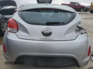 ✅ 2016 Hyundai Veloster • VIN: KMHTC6AD6GU298223 • Lot: 87353674. Wystawiony na Copart z przebiegiem 92 525 mil. Bezpłatny archiwum sprzedaży aukcyjnych z USA i szczegółowy raport historii pojazdu na DreamBid. Zdjęcie 6.