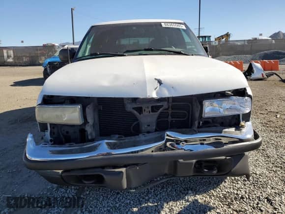 2001 Chevrolet Blazer LT z VIN 1GNDT13W312152527, wystawiony jako Copart lot #88365565 z przebiegiem 200 832 mil mil oraz Szkoda całkowita • Salvage title. Historia ofert i sprzedaży dostępna na DreamBid. Obrazek 5.