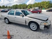 ✅ 2011 Mercury Grand Marquis LS • VIN: 2MEBM7FV6BX601554 • Lot: 85378595. Wystawiony na Copart z przebiegiem 82 850 mil. Bezpłatny archiwum sprzedaży aukcyjnych z USA i szczegółowy raport historii pojazdu na DreamBid. Zdjęcie 4.