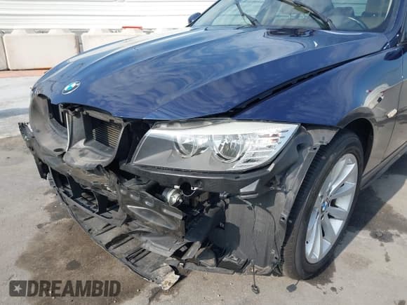 ✅ 2011 BMW 3 Series 328i • VIN: WBAPH5C59BA446489 • Lot: 42726525. Listed on IAAI with 56,121 mi. Free auction sales archive from the USA and detailed vehicle history report at DreamBid. Image 6.