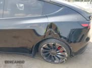 ✅ 2023 Tesla Model Y Performance • VIN: 7SAYGDEF0PF925203 • Lot: 42901669. Wystawiony na IAAI z przebiegiem Nie podano. Bezpłatny archiwum sprzedaży aukcyjnych z USA i szczegółowy raport historii pojazdu na DreamBid. Zdjęcie 6.