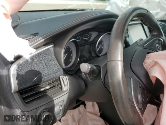 ✅ 2018 Buick Envision Essence • VIN: LRBFX2SA9JD025947 • Lot: 81719835. Listed on Copart with 81,300 mi. Free auction sales archive from the USA and detailed vehicle history report at DreamBid. Image 9.