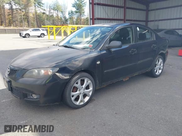 ✅ 2008 Mazda 3 i Touring Value • VIN: JM1BK32G481113549 • Лот: 43527827. Опубликован ранее на IAAI с пробегом 131 887 миль. Бесплатный доступ к архиву аукционных продаж из США и подробный отчёт об истории автомобиля на DreamBid. Изображение 2.